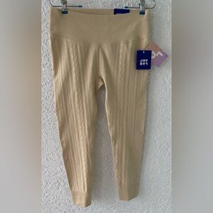 NEW textured 7/8-length leggings